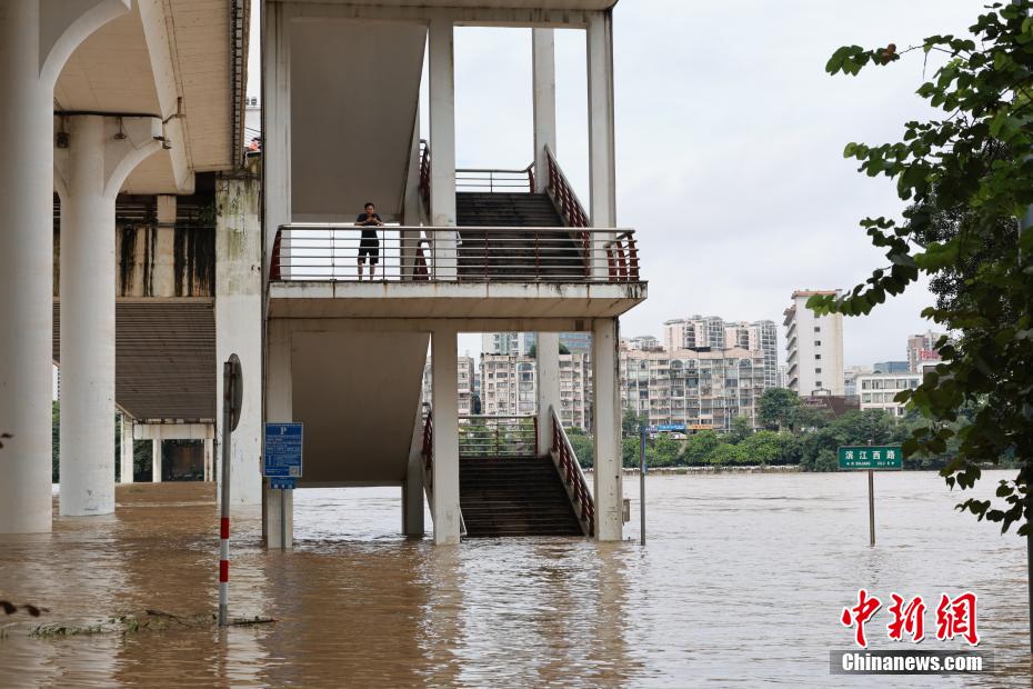 时隔一周 广西柳州再现超警洪水