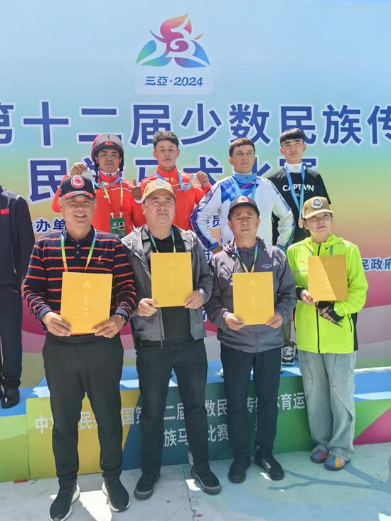 第十二届全运会民族赛马项目新疆队一队员夺冠