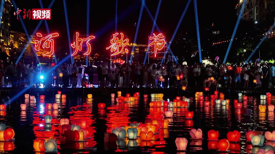 广西资源河灯歌节再现“万盏河灯耀资江”盛况