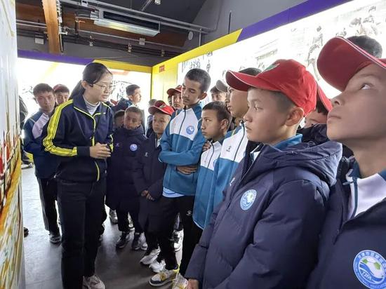 726189842acb31b083baf6e1d6023743