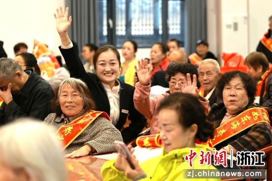 日前，温州银行各大网点组织银龄活动。温州银行&nbsp;供图