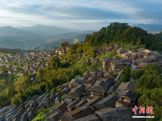 航拍贵州省从江县丙妹镇岜沙苗寨。吴德军 摄