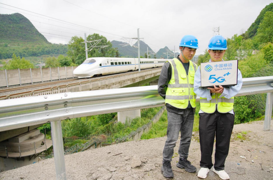 安六高铁5G专网覆盖测试