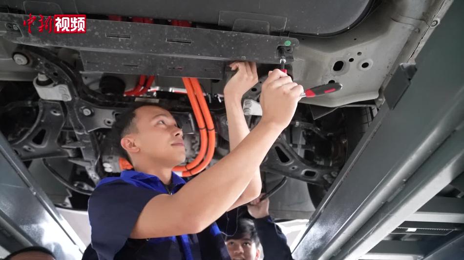 【澜湄印象】到中国学修新能源汽车 老挝学生回国待遇高