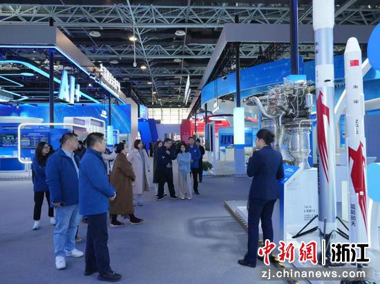 代表团走访中关村国家自主创新示范区展示中心。工行杭州分行供图