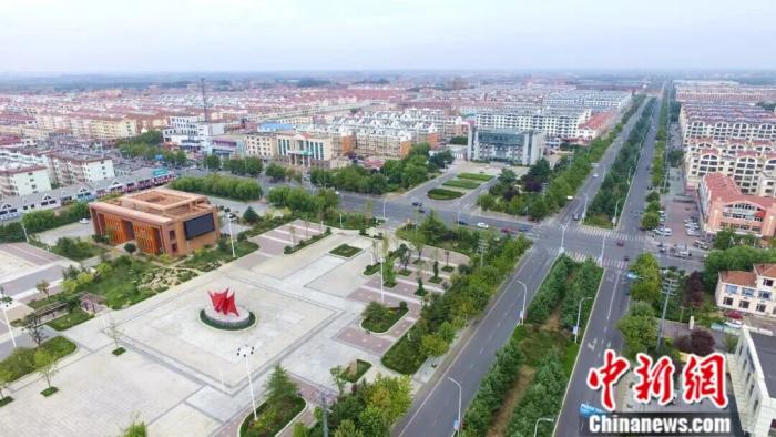 年产12亿顶，山东这座小城如何上演“帽子戏法”