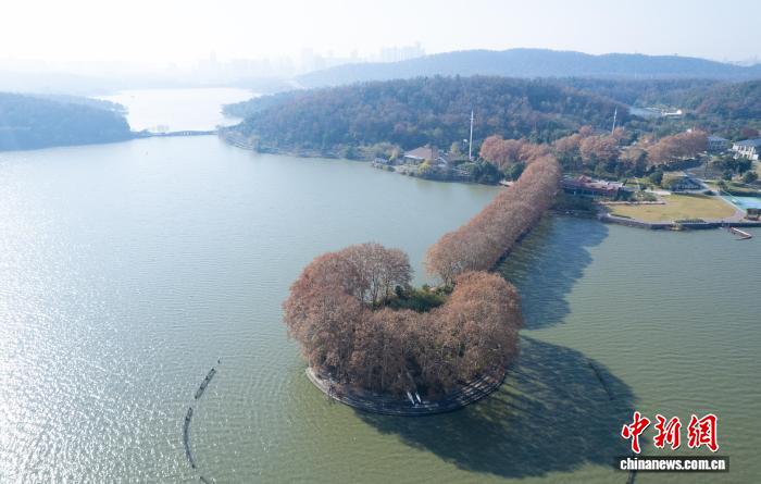 航拍武汉东湖“金汤勺”