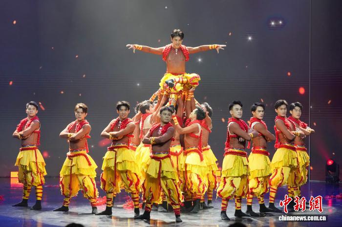 南宁上演非遗盛宴 艺术院团让传统文化“潮”起来