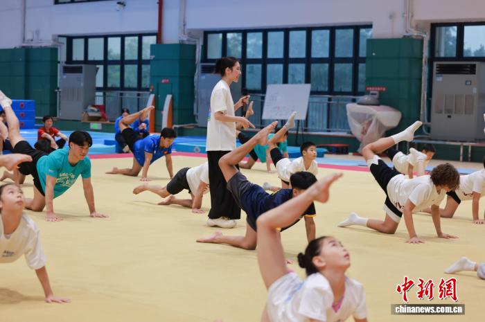 亚洲多国体操小将在广西南宁集训