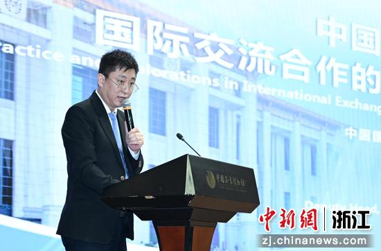 图为：中国国家博物馆国际联络部副主任、副研究员孟岩进行主题演讲。中新社记者 王刚 摄