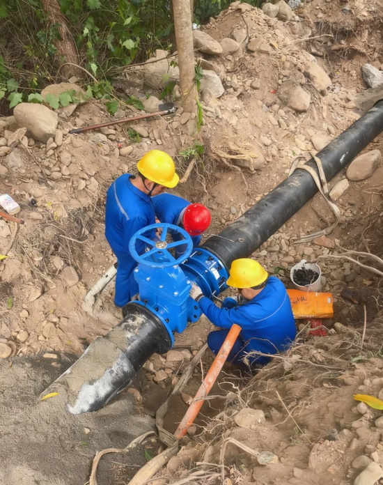 满足南雁荡山区用水需求，铺设供水管网。