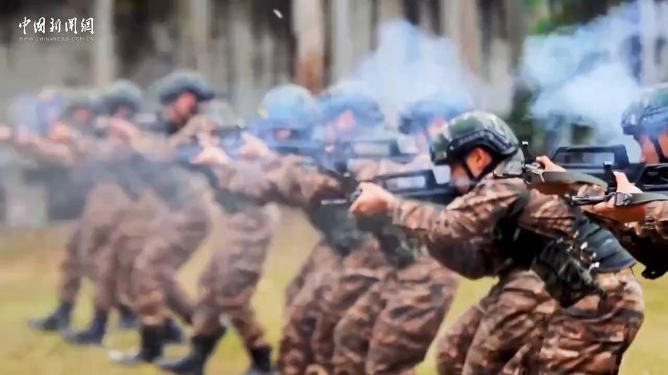 《向战逐光》MV