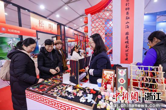 1月18日,展览现场。 贾东流 摄 1月18日,展览现场。 贾东流 摄