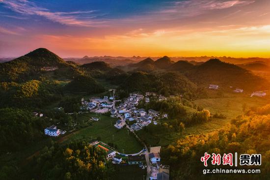 小坡村俯瞰图。