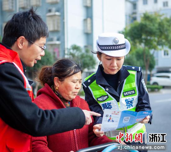 交通安全宣传。嘉兴公安供图