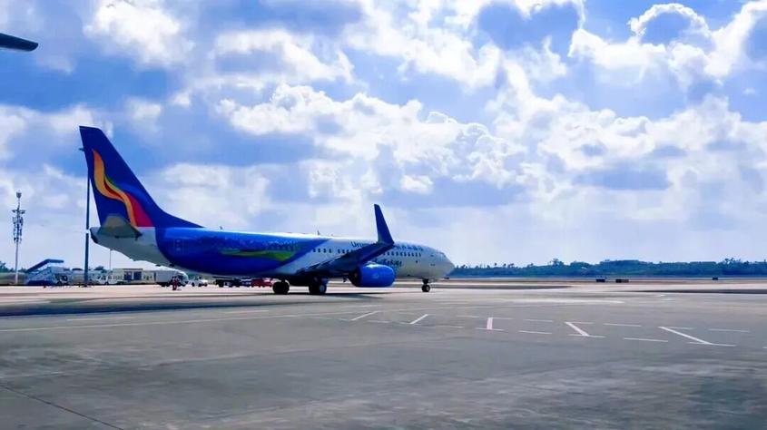 “博州赛里木湖号”首飞！这架限量赛湖蓝让人狠狠心动了！