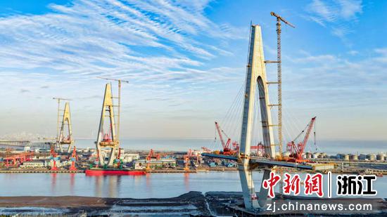 建设中的杭甬复线宁波三期项目甬江特大桥。浙江交通集团&nbsp;供图