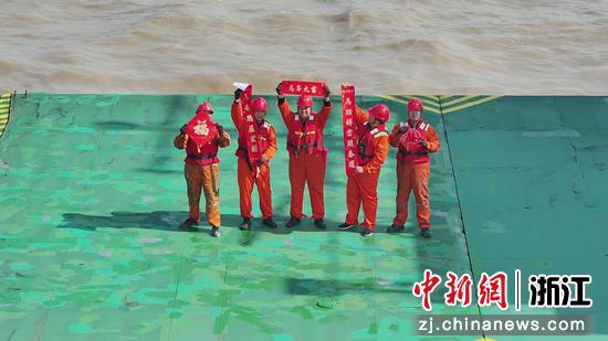 台州海事无人机新春送“福”。钟佳宇供图