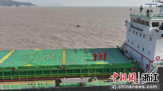 台州海事无人机新春送“福”。钟佳宇供图