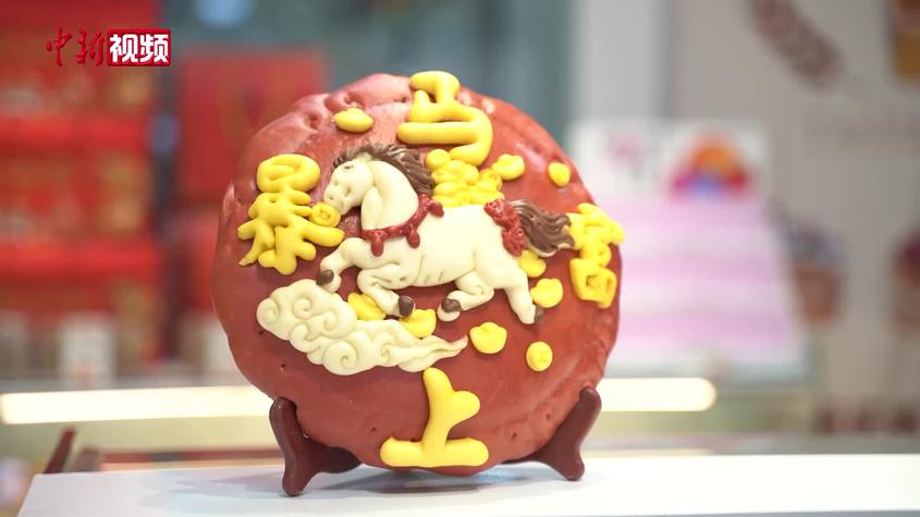 乌鲁木齐“指尖年味”：一捧面粉蒸出锦绣花馍