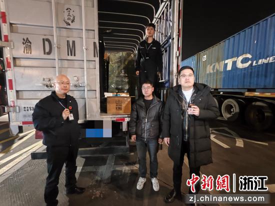 非法运输伪劣电子烟查获现场。象山县烟草专卖局&nbsp;供图