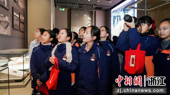青年学子参观博物馆。主办方&nbsp;供图