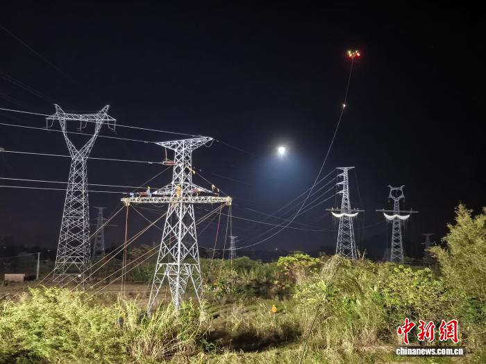 广西1975项电网工程春节前投运 护航民众温暖过年