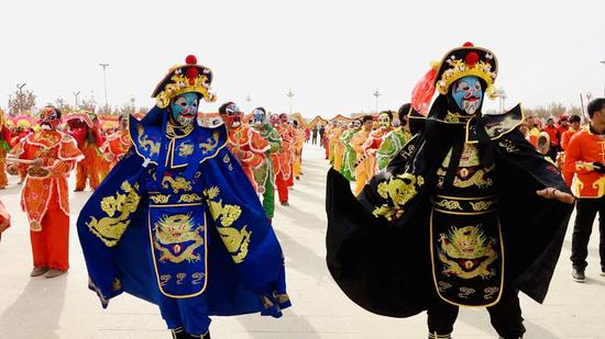 社火川剧变脸。