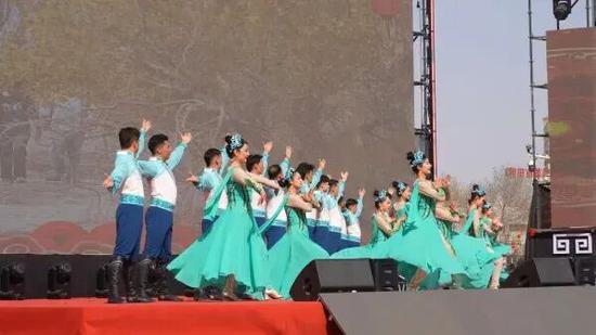 舞蹈《洛浦新画卷》。