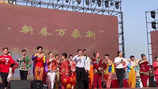 快板演奏幸福好日子。