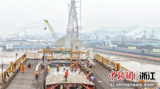 杭甬复线宁波三期项目施工现场。&nbsp;浙江交通集团&nbsp;供图