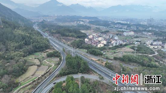俯瞰丽龙高速。刘一洲&nbsp;摄