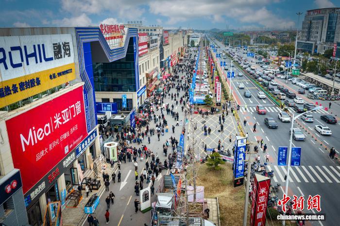 从制造到“智造”：一座中部小城有何特色产业发展密码？