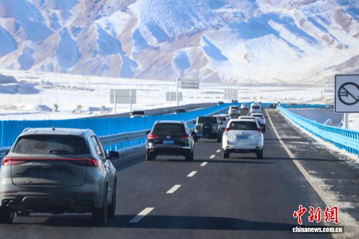 这条新疆南北交通大动脉何以跑出春运“加速度”？