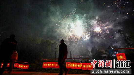 挑“如意龙灯”活动现场。更楼街道&nbsp;供图
