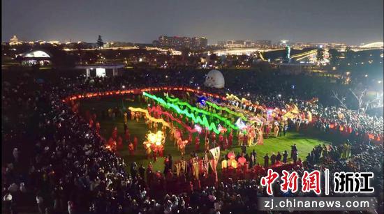 “龙腾古城·福满衢州”2026元宵舞龙展演活动现场。衢州市柯城区官方&nbsp;供图