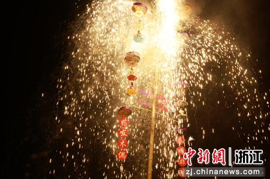 图为：“泰顺药发木偶戏”美轮美奂。 孙杨洋 摄