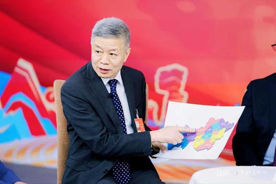 全国政协常委、贵州省政协副主席、农工党贵州省委会主委张光奇