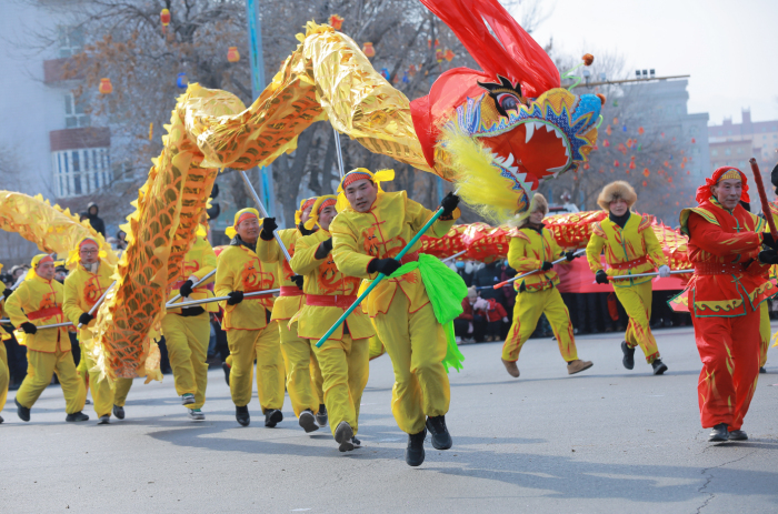 精河县八家户农场：老传统新传承 让“社火之乡”名片更响亮