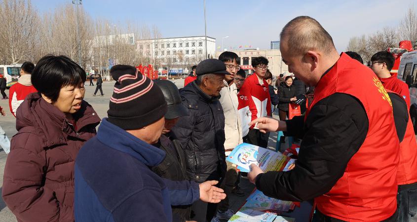 察布查尔县举行“学雷锋·文明实践我行动”启动仪式