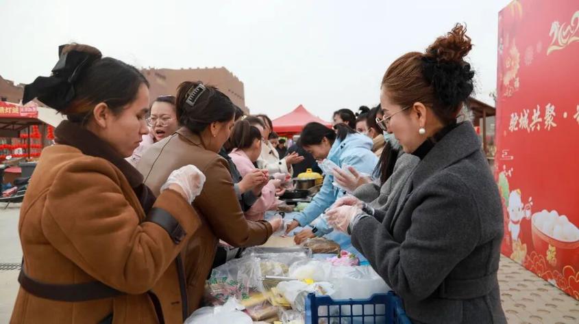 柯坪县2026年元宵节活动现场。