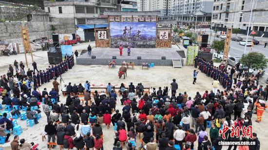 图为贵州石阡“说春”大赛的活动现场。黎祖艳 摄