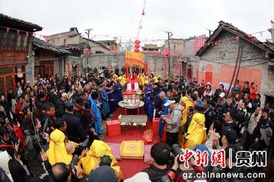 图为活动现场。