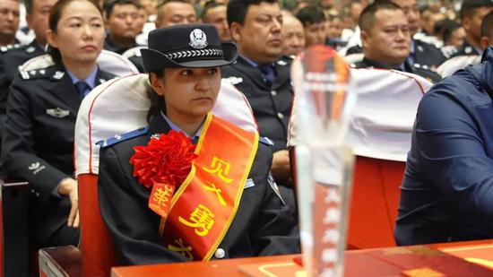 d8d94f07940bae967bd8e15f7fd25c94