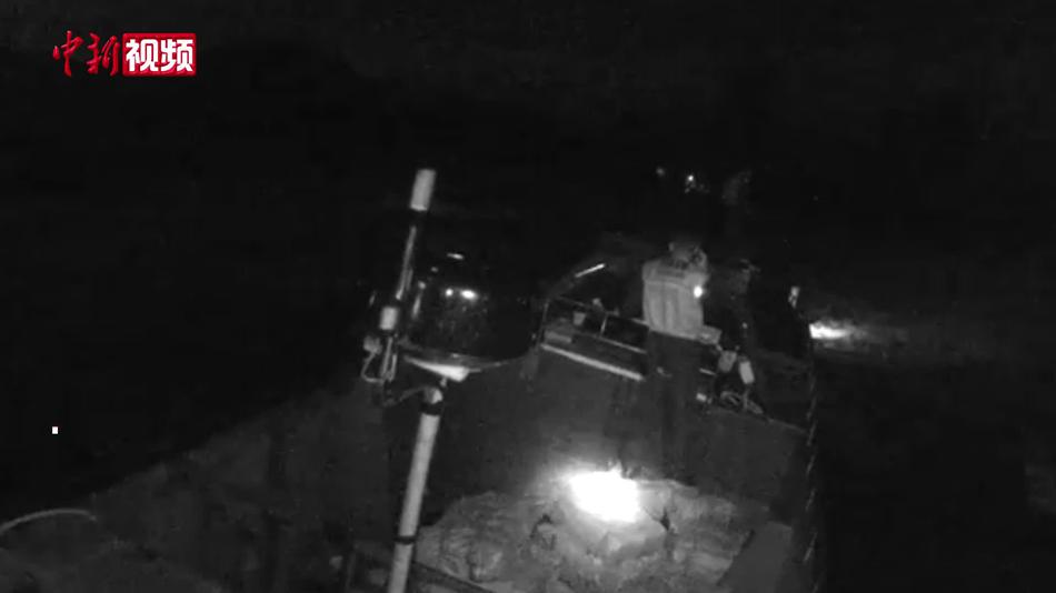 广西北海海警凌晨缴获约17吨涉走私案冻品