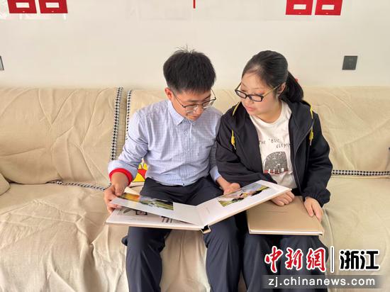 图为李成良（左）余巧玲（右）夫妻。&nbsp;龙游人社&nbsp;供图