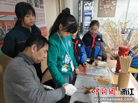 3月18日，交流活动现场。（杭州市蒋筑英学校供图）