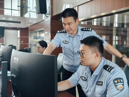 交警研究规划路线 郑晔供图