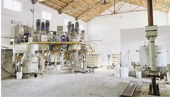 12家企业之一的老生产车间。受访者供图