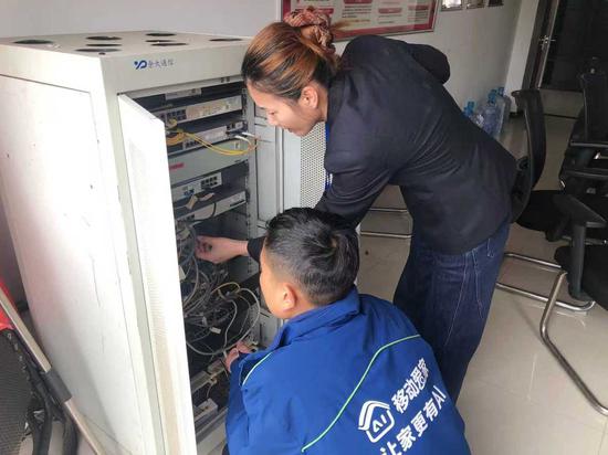 家客支撑童一鸣。通讯员供图